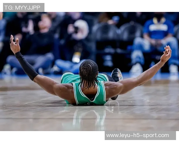 巴克利分享个人经历建议杰伦布朗面对秃头果断剃光保持自信 巴克利分享个人经历建议杰伦布朗面对秃头果断剃光保持自信