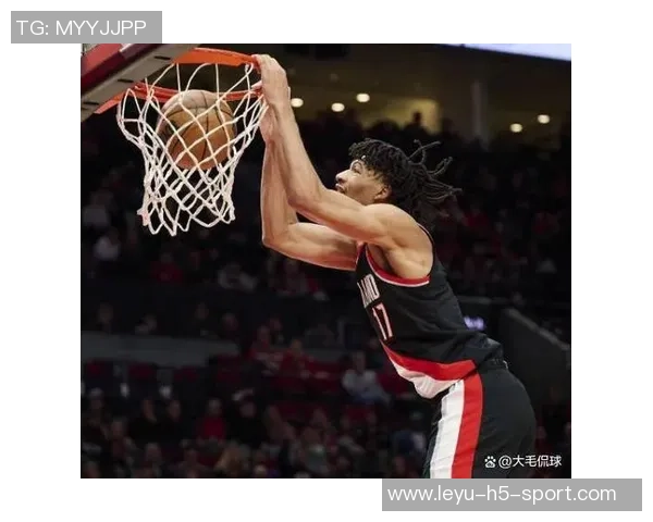 开拓者小阵容展现锋线运动潜力小杨登场时间或将缩减 开拓者小阵容展现锋线运动潜力小杨登场时间或将缩减